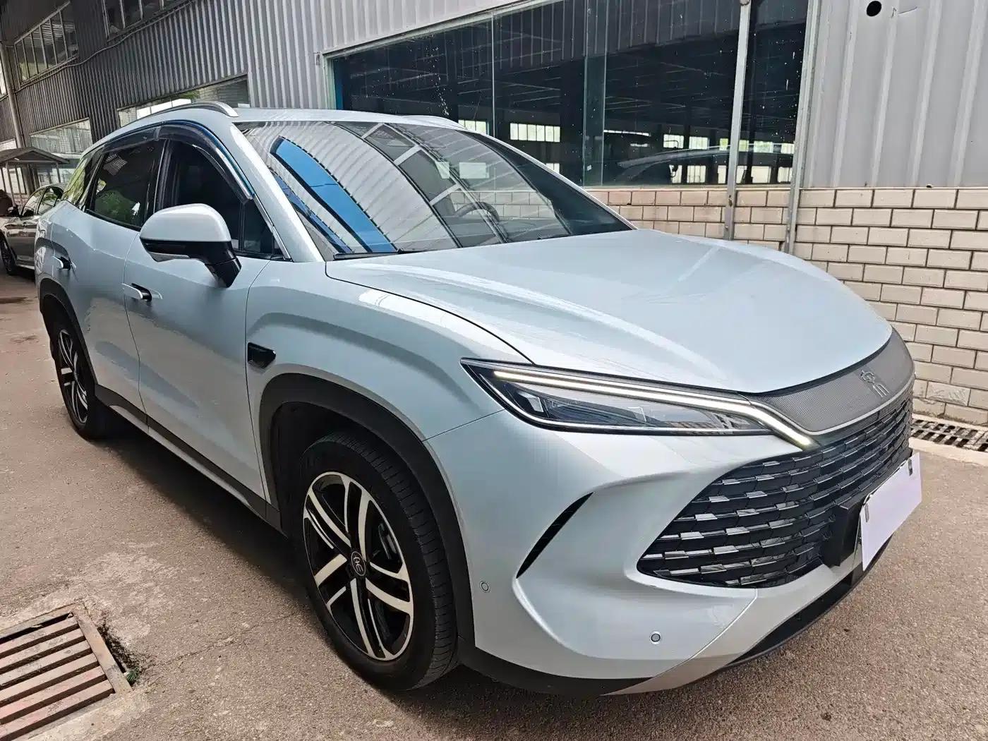 Song L DM-i 2025 Smart Driving Edition 112km Leading Model — миниатюра 3