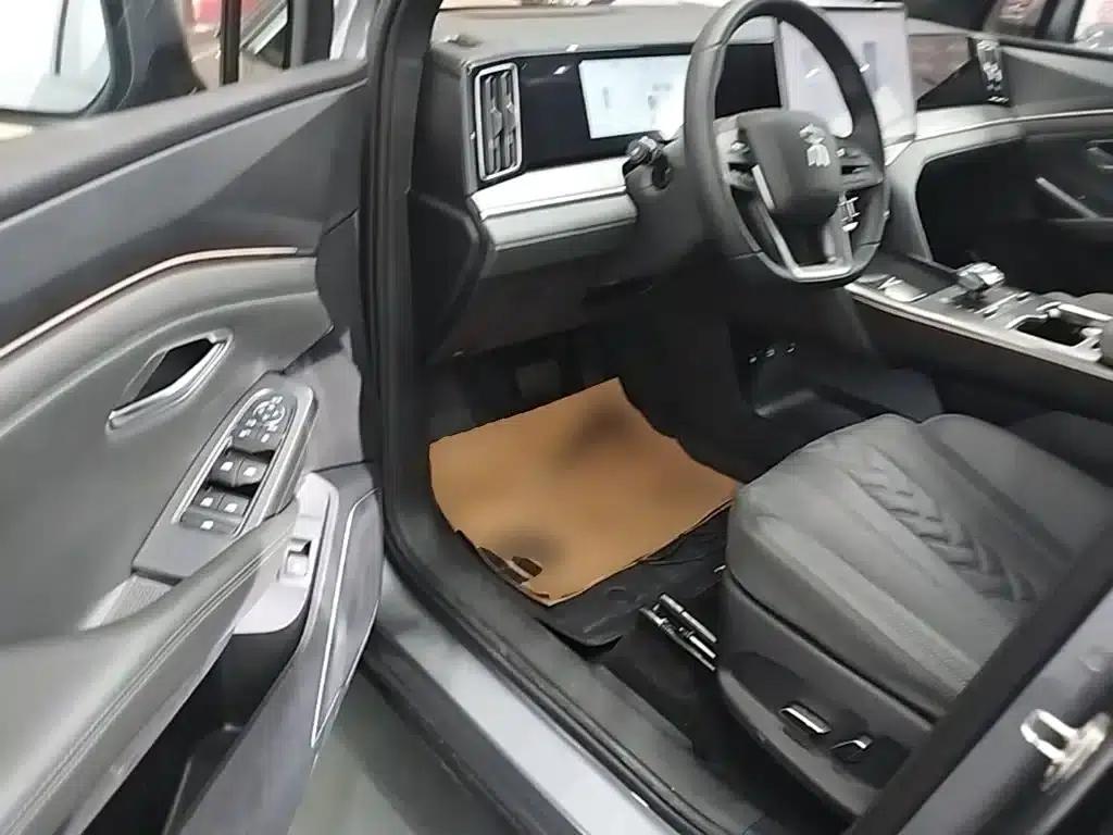 Song L DM-i 2025 Smart Driving Edition 160km/h Superior Model — миниатюра 16