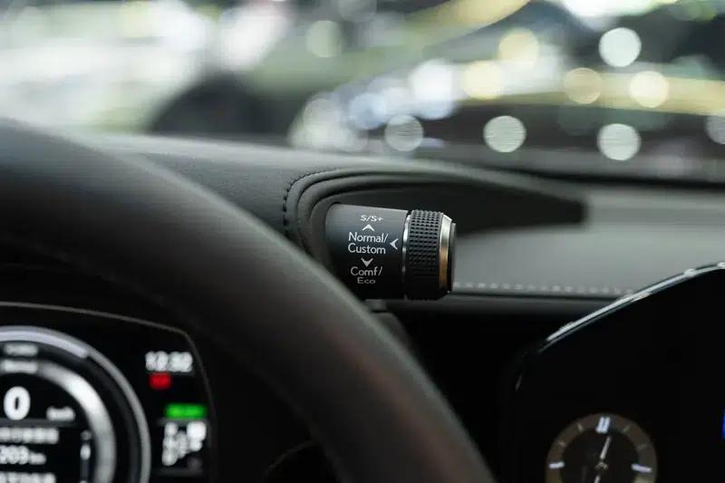 Lexus LS 2021 500h Premium Edition — миниатюра 13