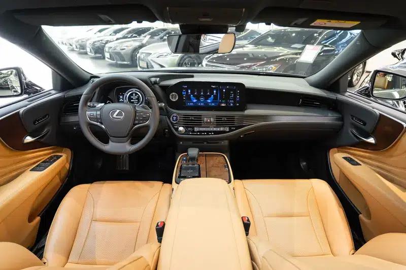 Lexus LS 2021 500h Premium Edition — миниатюра 14