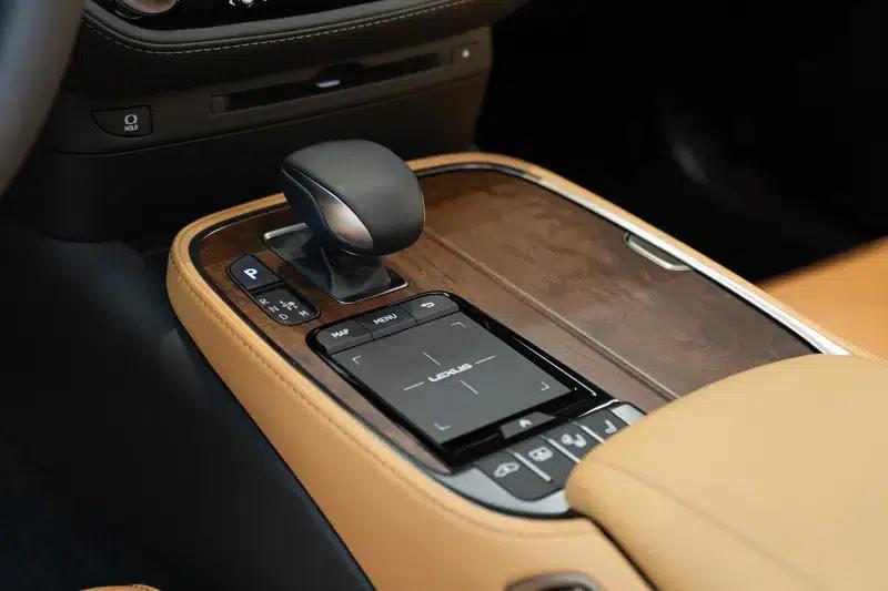 Lexus LS 2021 500h Premium Edition — миниатюра 17