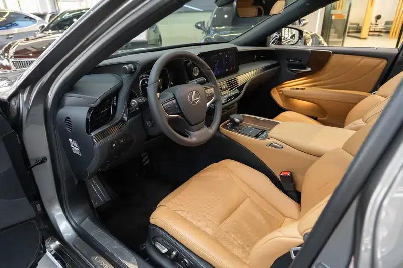 Lexus LS 2021 500h Premium Edition — миниатюра 18