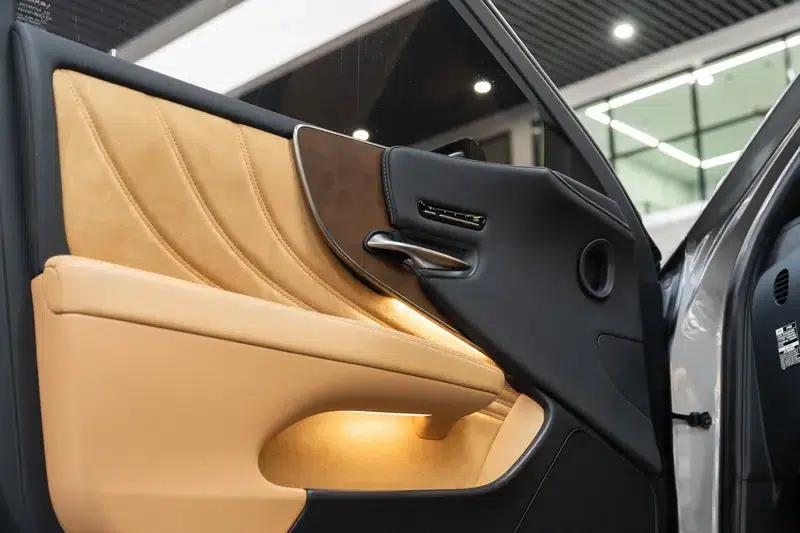 Lexus LS 2021 500h Premium Edition — миниатюра 22