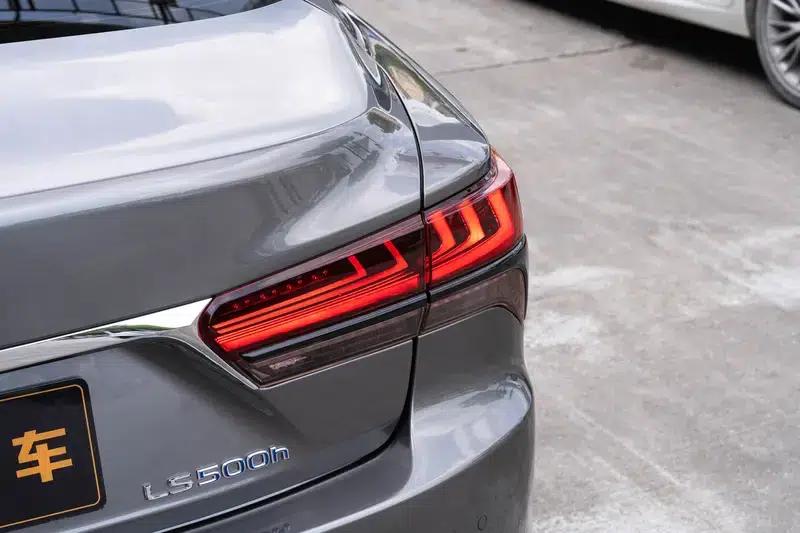 Lexus LS 2021 500h Premium Edition — миниатюра 8