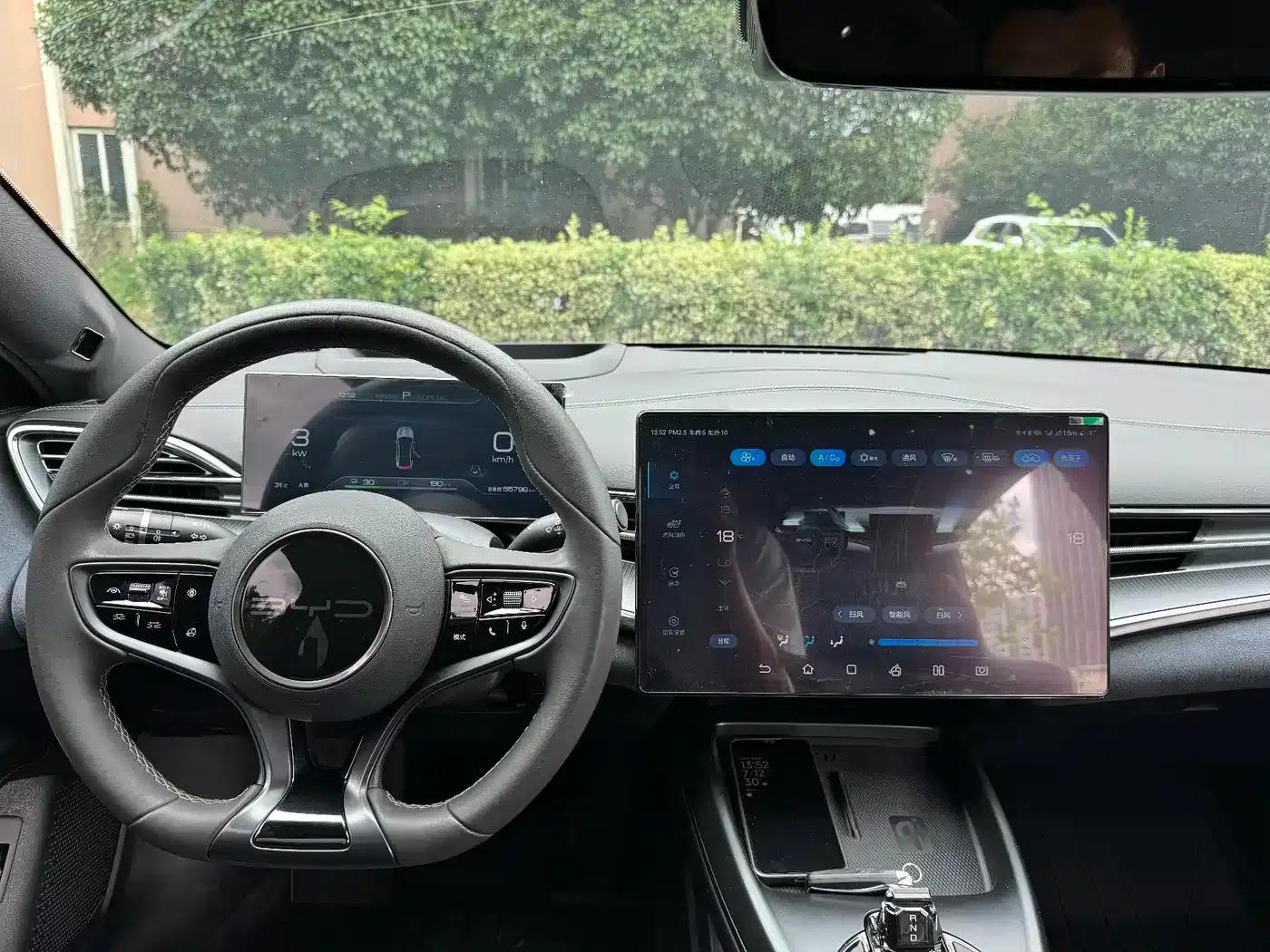 Seal 2022 700km Long Range Rear-Wheel Drive Version — миниатюра 17