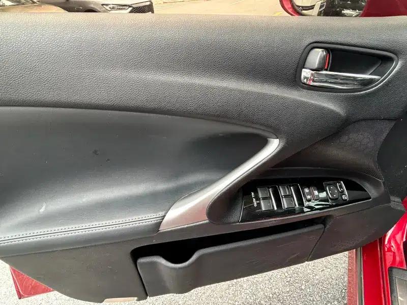 Lexus IS 2011 250 Sport Edition — миниатюра 34