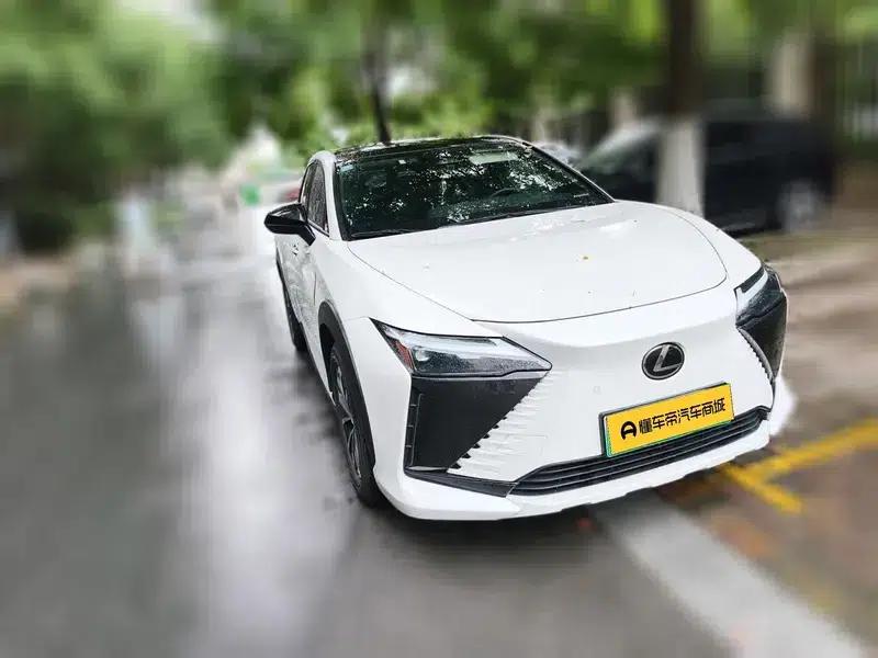 Lexus RZ 2023 450e DIRECT4 Luxury Edition — миниатюра 3