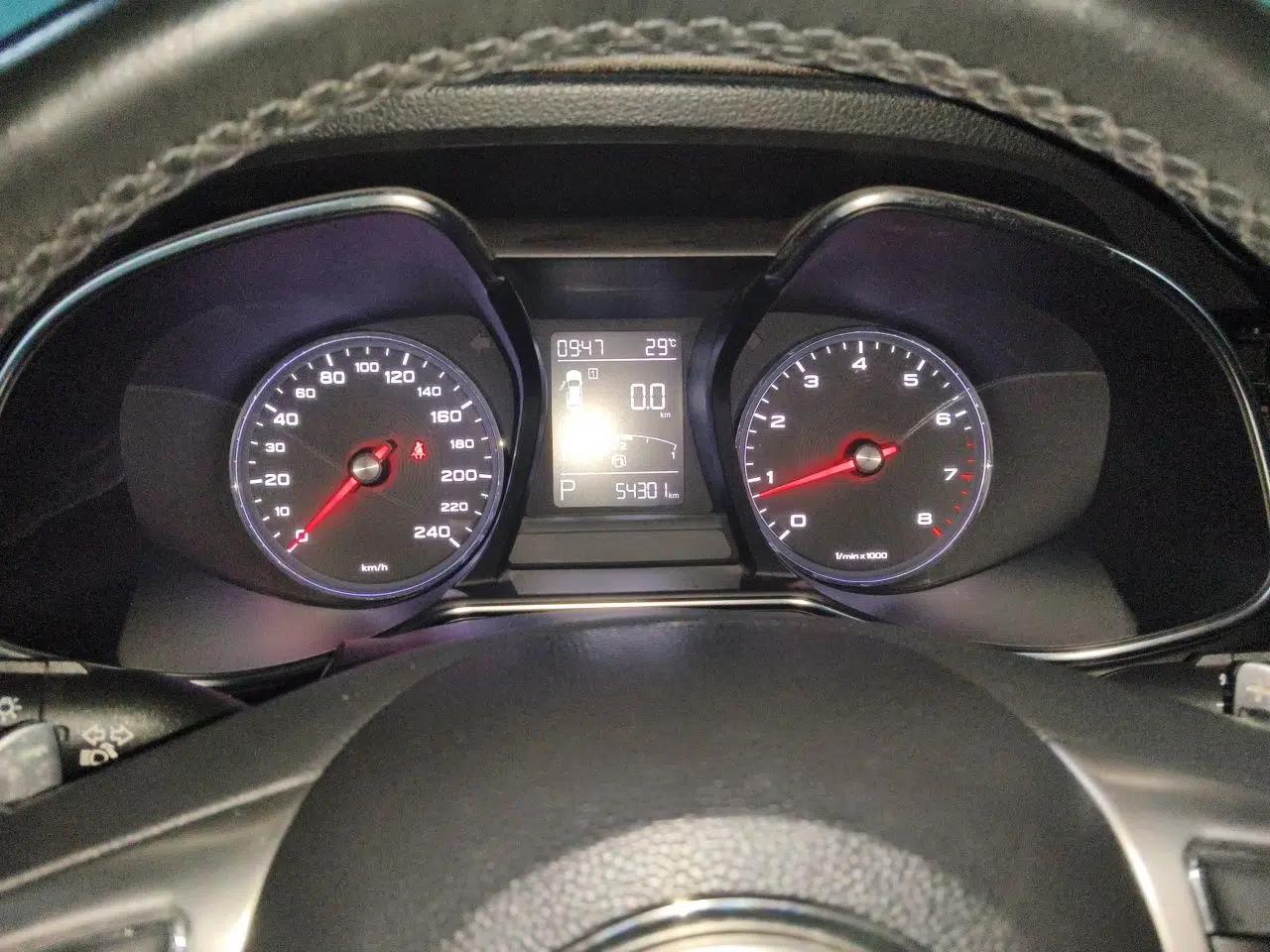 MG 6 2017 20T Automatic Luxury Smart Connect Version China V Standard — миниатюра 11