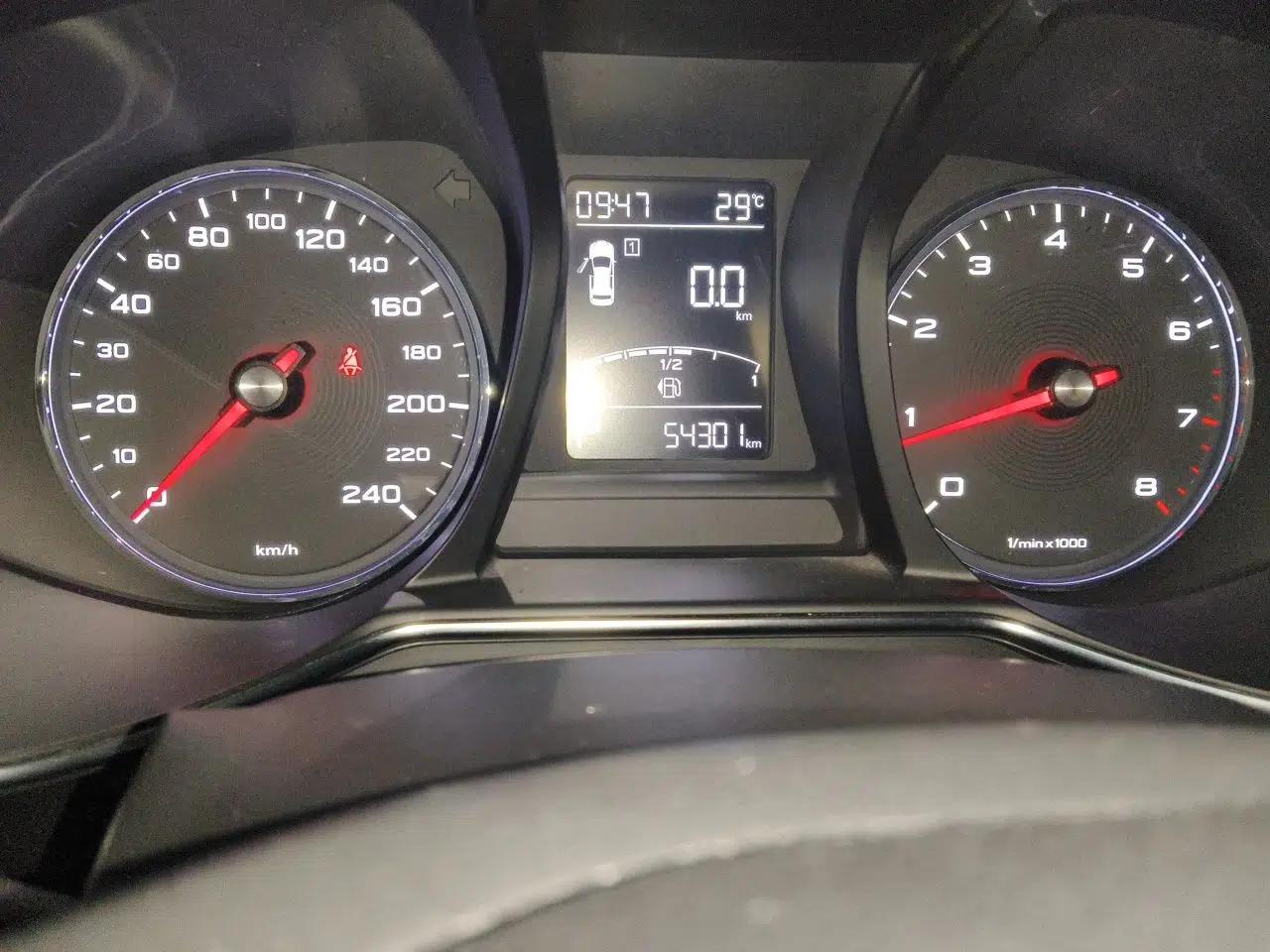 MG 6 2017 20T Automatic Luxury Smart Connect Version China V Standard — миниатюра 12