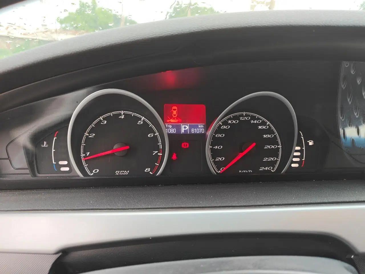 MG 6 2013 Hatchback 1.8L Automatic Drive Value Edition — миниатюра 11