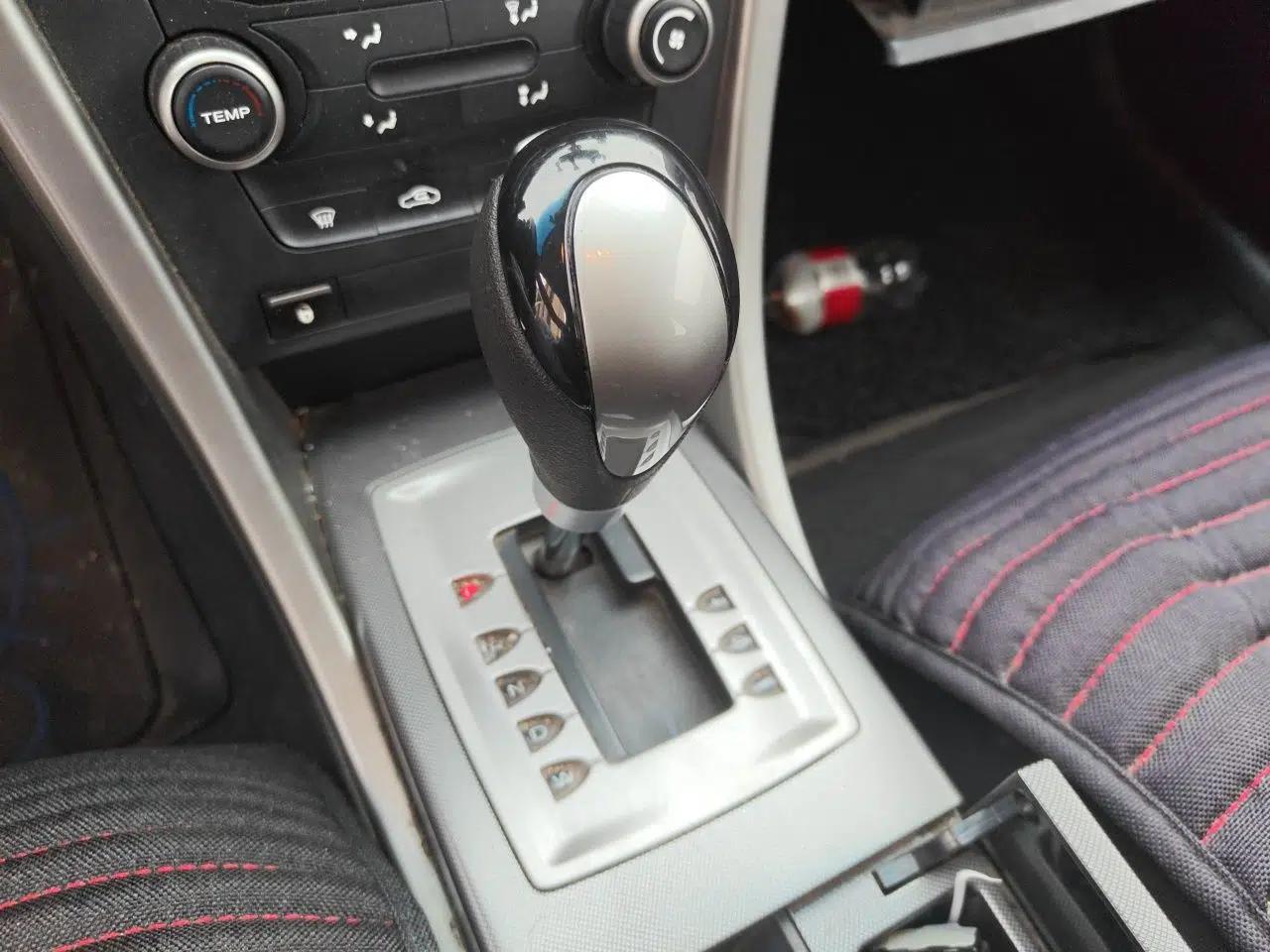MG 6 2013 Hatchback 1.8L Automatic Drive Value Edition — миниатюра 14