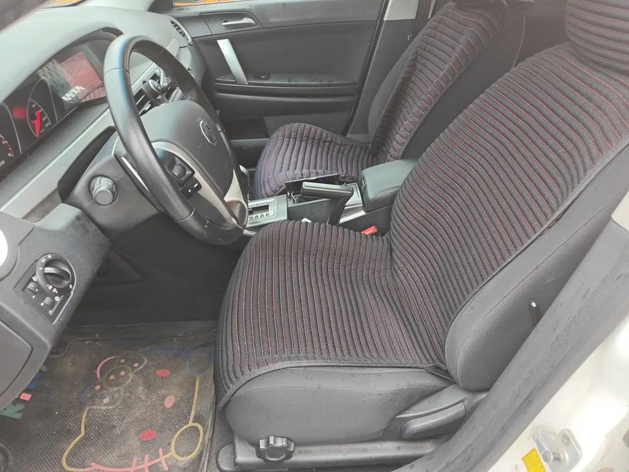 MG 6 2013 Hatchback 1.8L Automatic Drive Value Edition — миниатюра 15