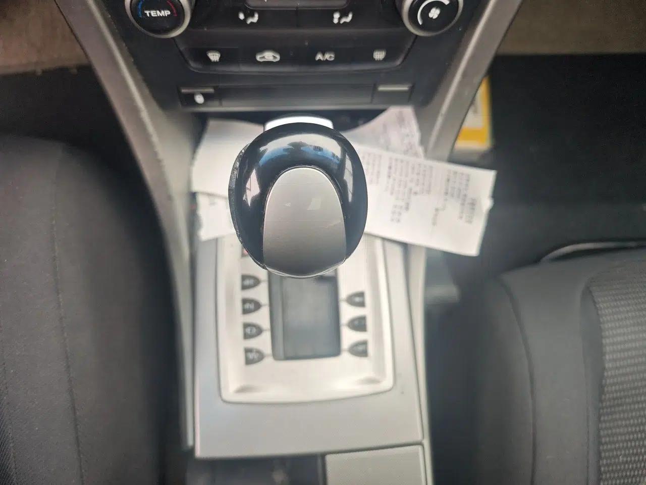 MG 6 2013 Hatchback 1.8L Automatic Drive Value Edition — миниатюра 14
