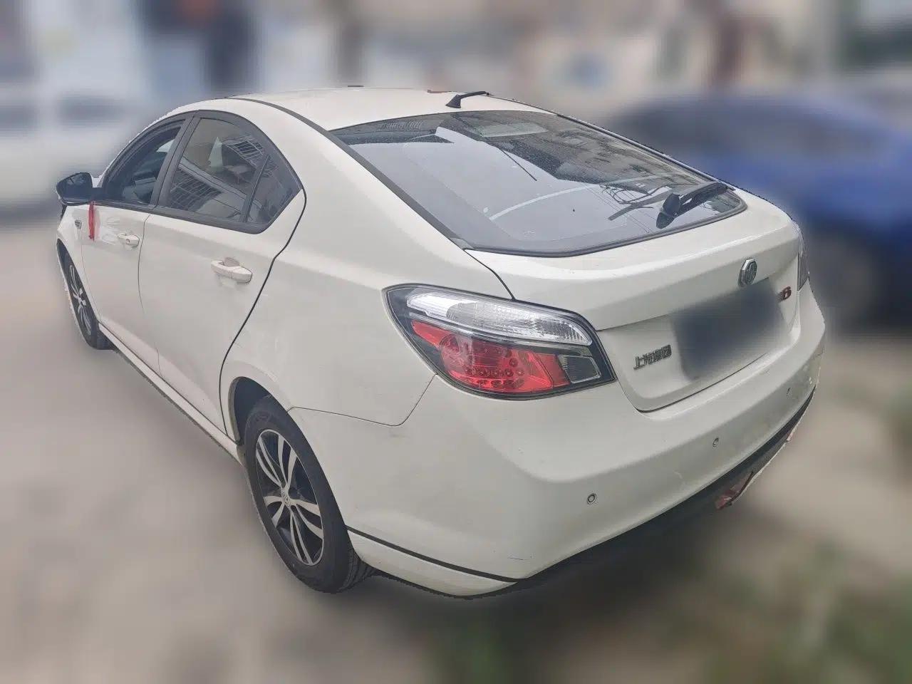 MG 6 2013 Hatchback 1.8L Automatic Drive Value Edition — миниатюра 4