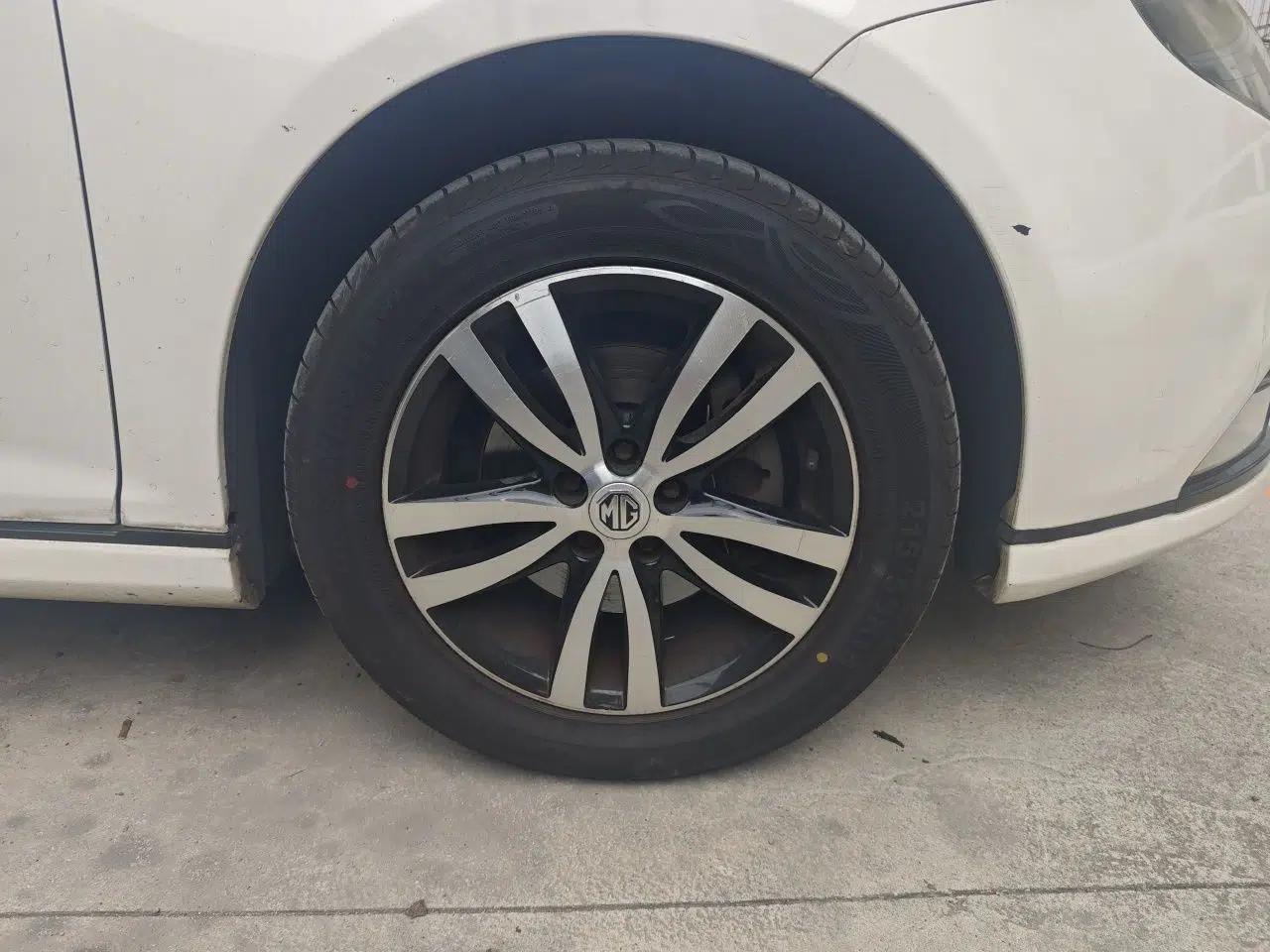 MG 6 2013 Hatchback 1.8L Automatic Drive Value Edition — миниатюра 8