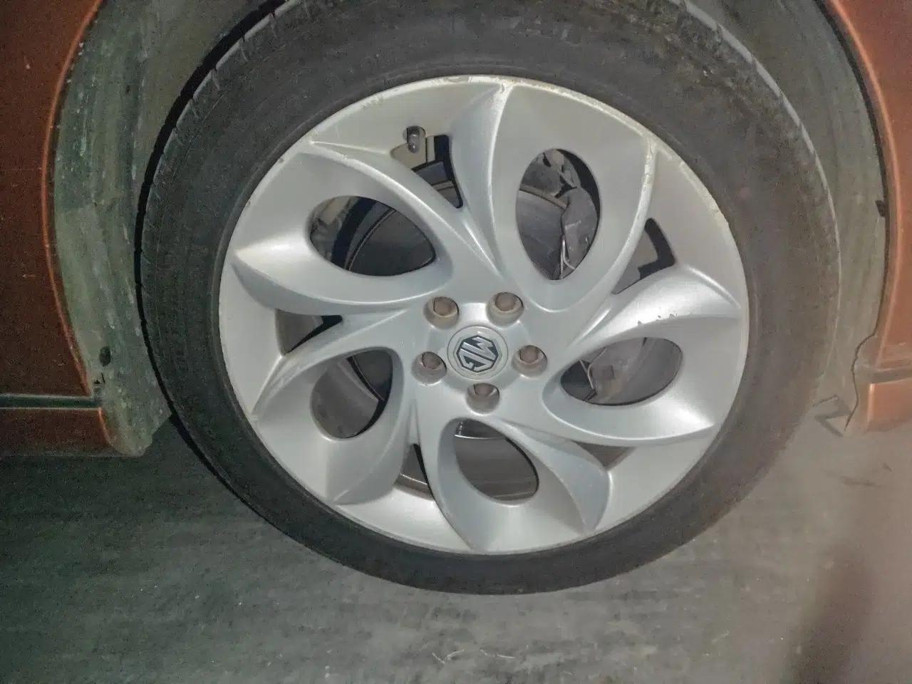MG 6 2013 Hatchback 1.8T Manual GT Value Edition — миниатюра 8