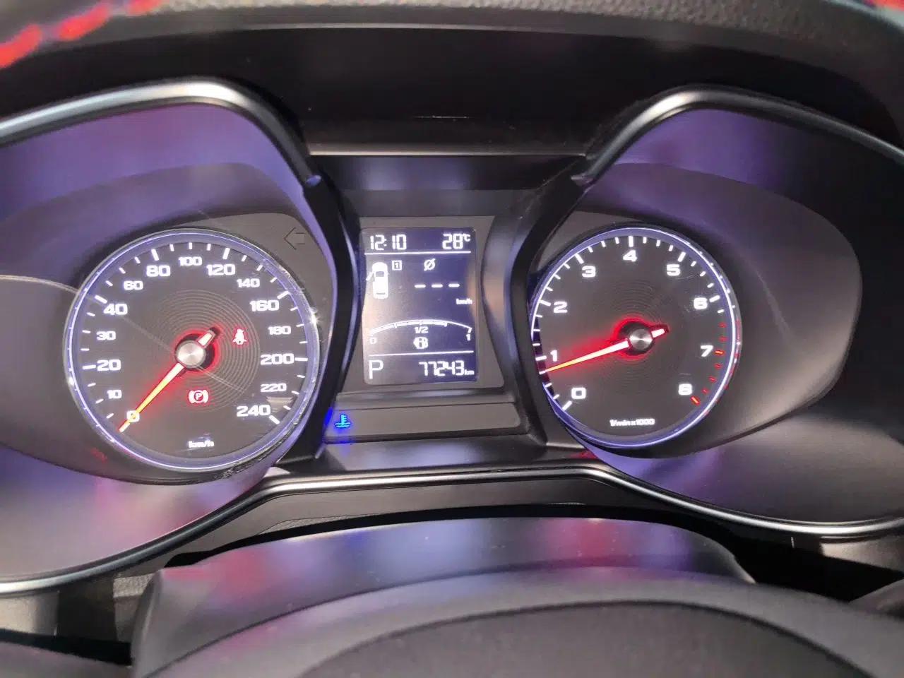 MG 6 2017 20T Automatic Luxury Smart Connect Version China V Standard — миниатюра 11