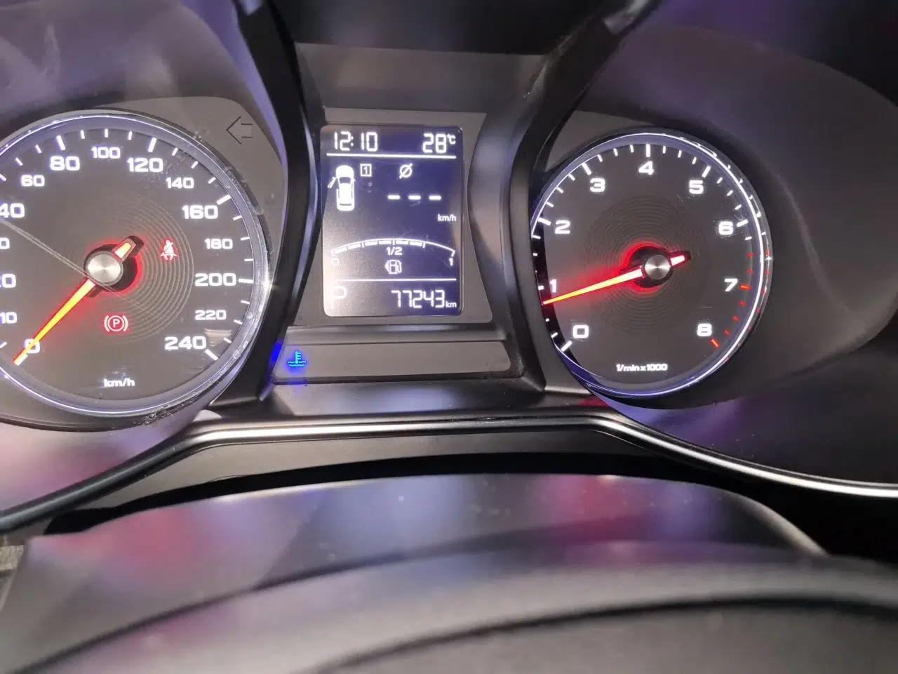 MG 6 2017 20T Automatic Luxury Smart Connect Version China V Standard — миниатюра 12