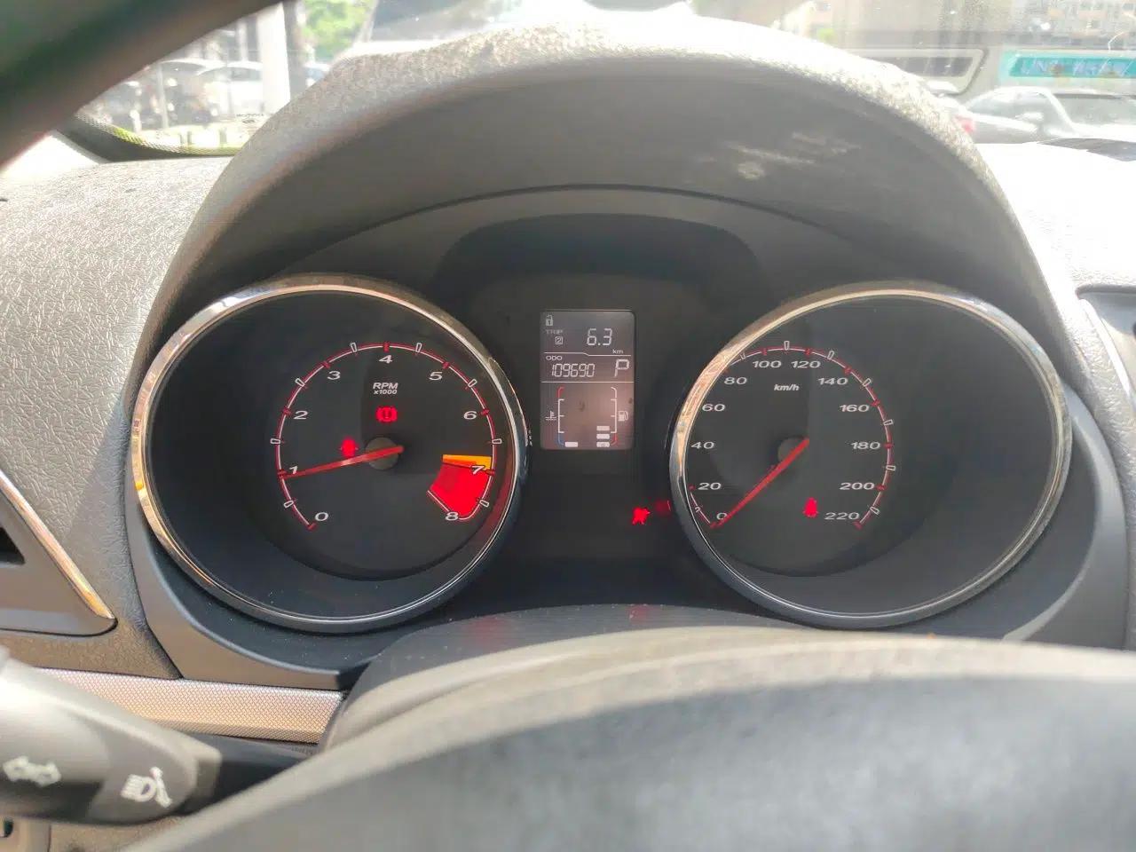 MG 5 2014 1.5T Automatic Luxury Model — миниатюра 11