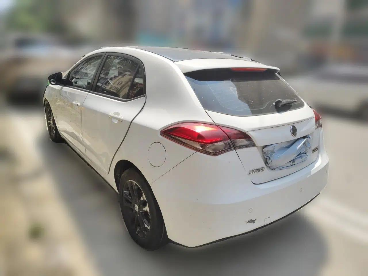 MG 5 2014 1.5T Automatic Luxury Model — миниатюра 4
