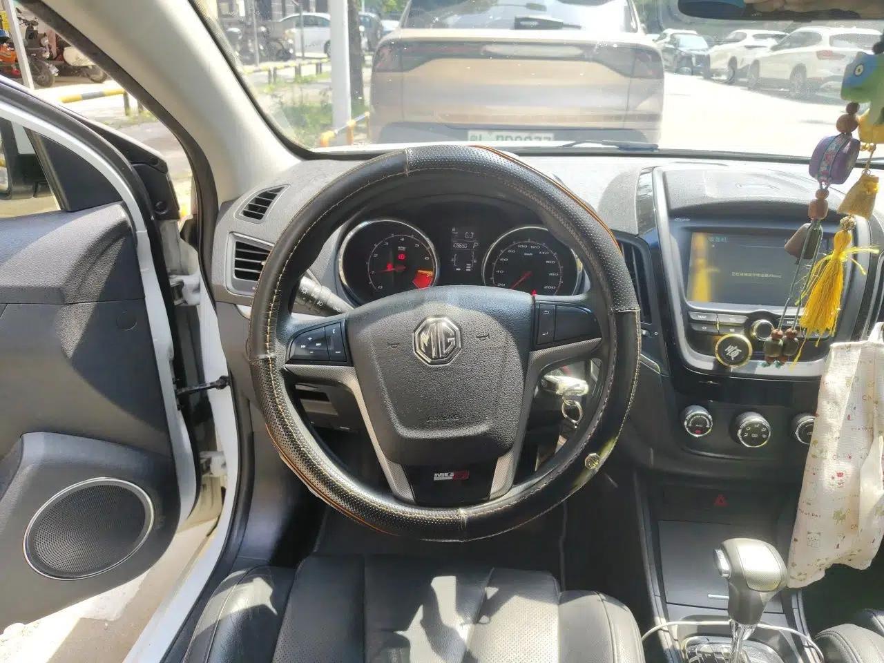 MG 5 2014 1.5T Automatic Luxury Model — миниатюра 10