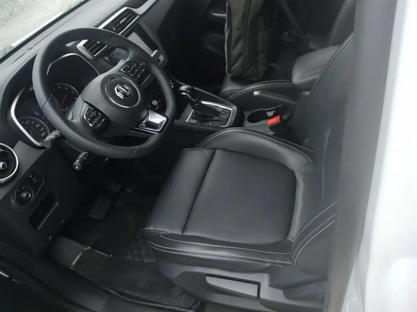 MG ZS 2017 1.5L Automatic Luxury Internet Edition — миниатюра 22