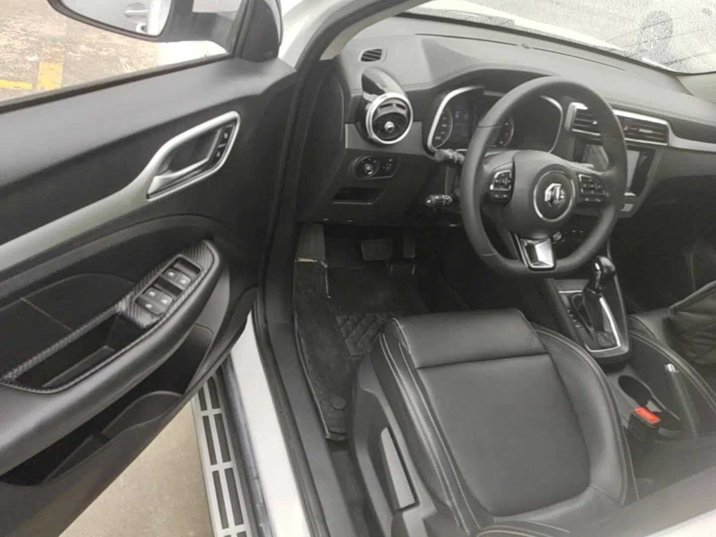 MG ZS 2017 1.5L Automatic Luxury Internet Edition — миниатюра 23