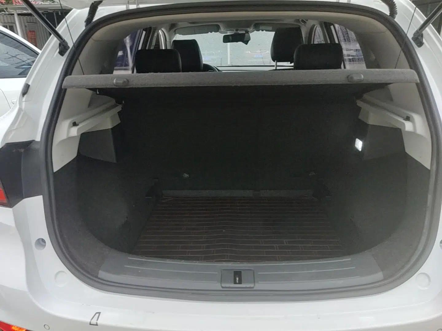 MG ZS 2017 1.5L Automatic Luxury Internet Edition — миниатюра 27