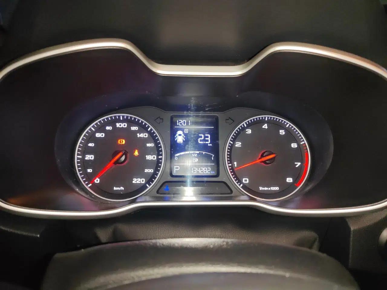 MG ZS 2017 1.5L Automatic Luxury Edition — миниатюра 11