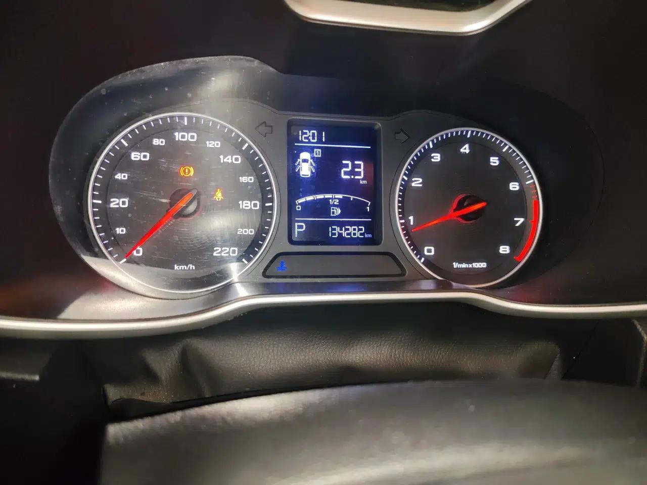 MG ZS 2017 1.5L Automatic Luxury Edition — миниатюра 12