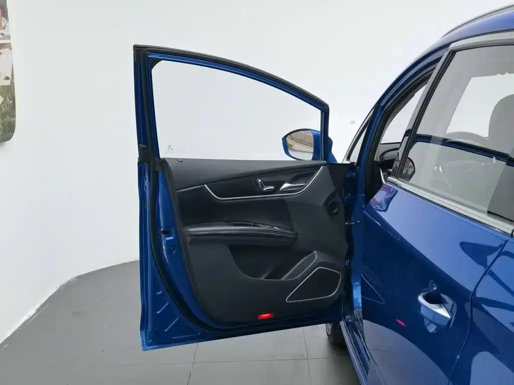 Song MAX 2017 1.5T Automatic Intelligent Premium 7-seater — миниатюра 8