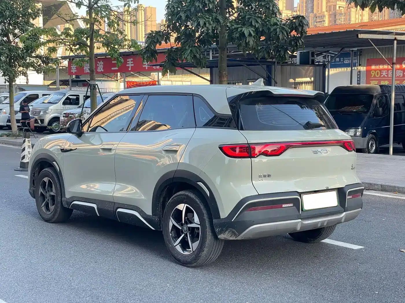 Yuan UP 2024 Model 401KM Leading Edition — миниатюра 6