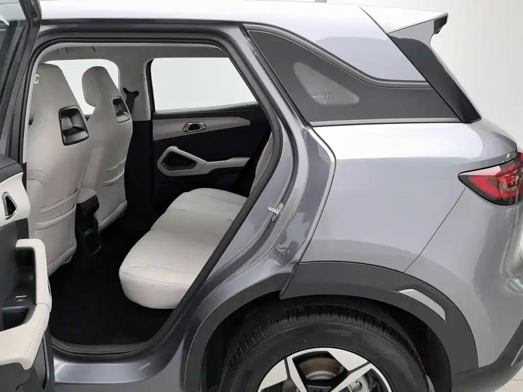 Yuan UP 2024 Model 401KM Leading Edition — миниатюра 15