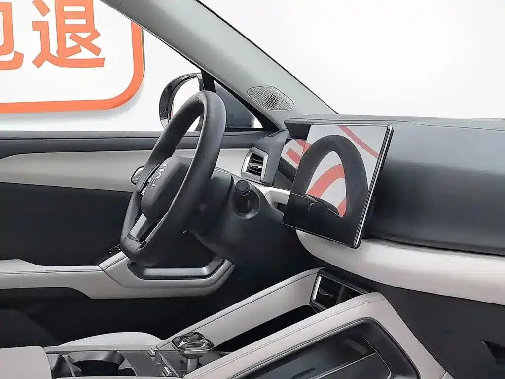 Yuan UP 2024 Model 401KM Leading Edition — миниатюра 22