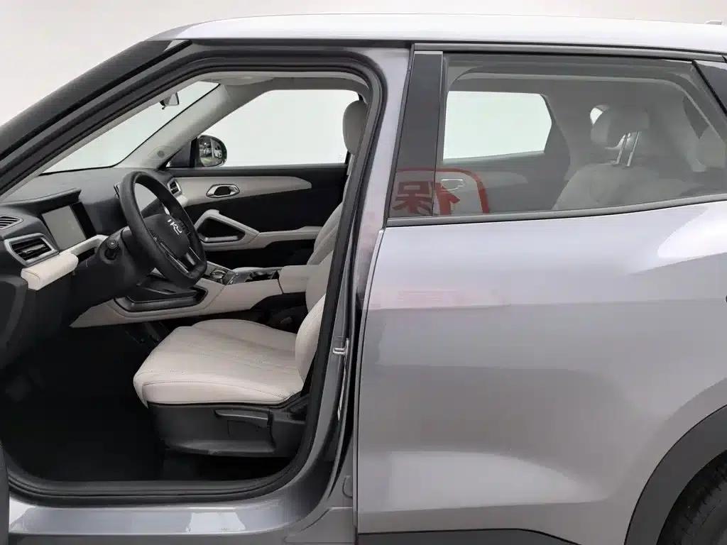Yuan UP 2024 Model 401KM Leading Edition — миниатюра 10