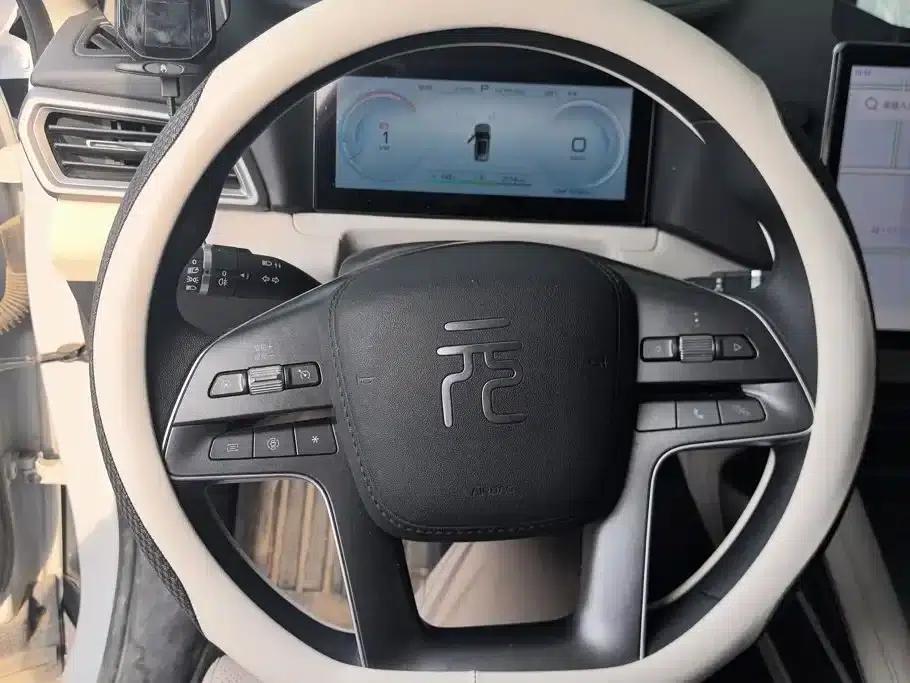 Yuan UP 2024 Model 401KM Leading Edition — миниатюра 15