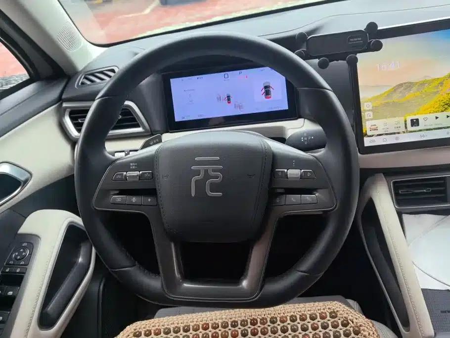 Yuan UP 2025 Smart Driving Edition 401KM Leading Model — миниатюра 14