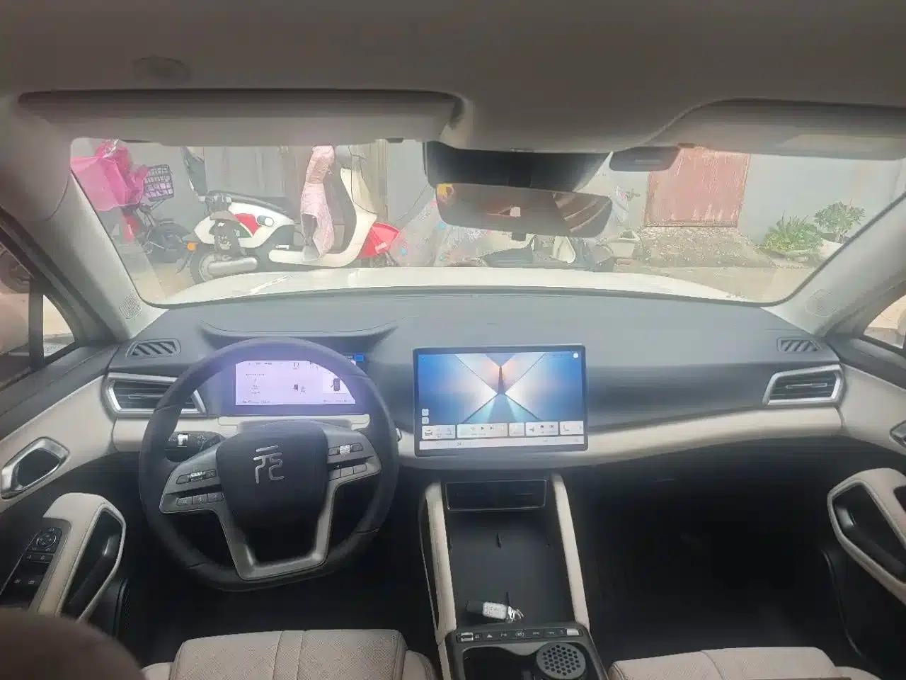 Yuan UP 2025 Smart Driving Edition 401KM Vitality Edition — миниатюра 4