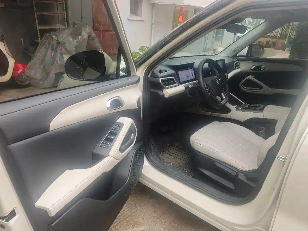 Yuan UP 2025 Smart Driving Edition 401KM Vitality Edition — миниатюра 5