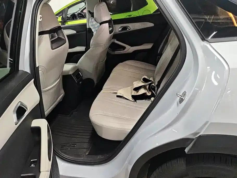 Yuan UP 2025 Smart Driving Edition 401KM Vitality Edition — миниатюра 11