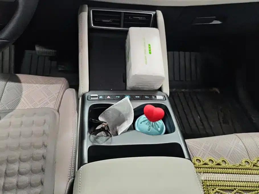 Yuan UP 2025 Smart Driving Edition 401KM Vitality Edition — миниатюра 16