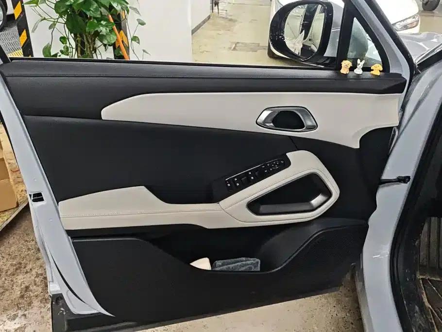 Yuan UP 2025 Smart Driving Edition 401KM Vitality Edition — миниатюра 7