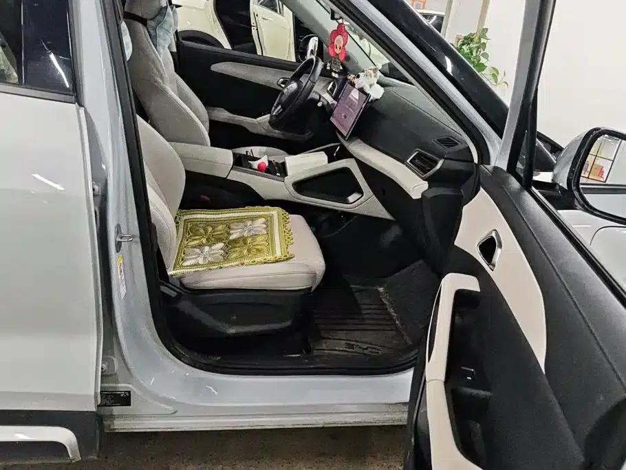 Yuan UP 2025 Smart Driving Edition 401KM Vitality Edition — миниатюра 8