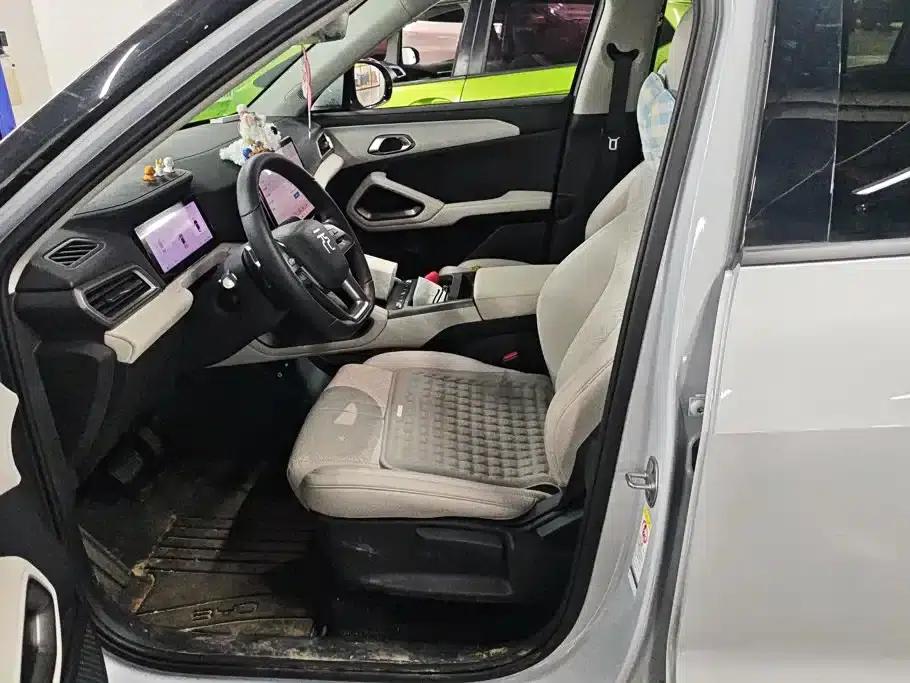 Yuan UP 2025 Smart Driving Edition 401KM Vitality Edition — миниатюра 9