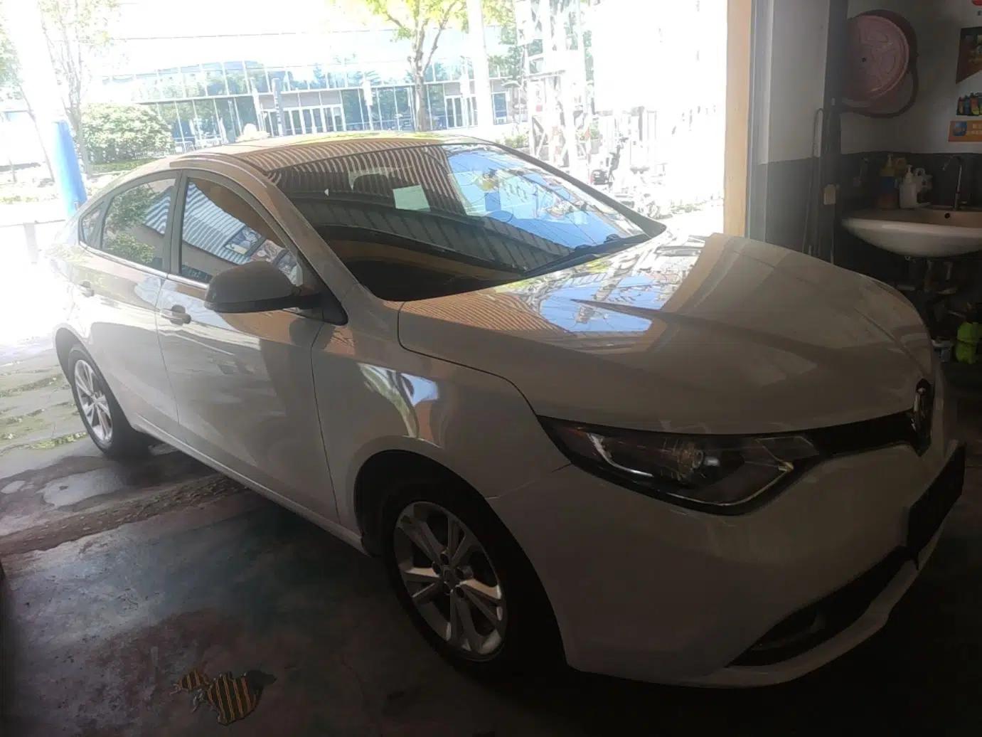MG GT 2016 1.5L Automatic Value-Added Luxury Edition — миниатюра 3