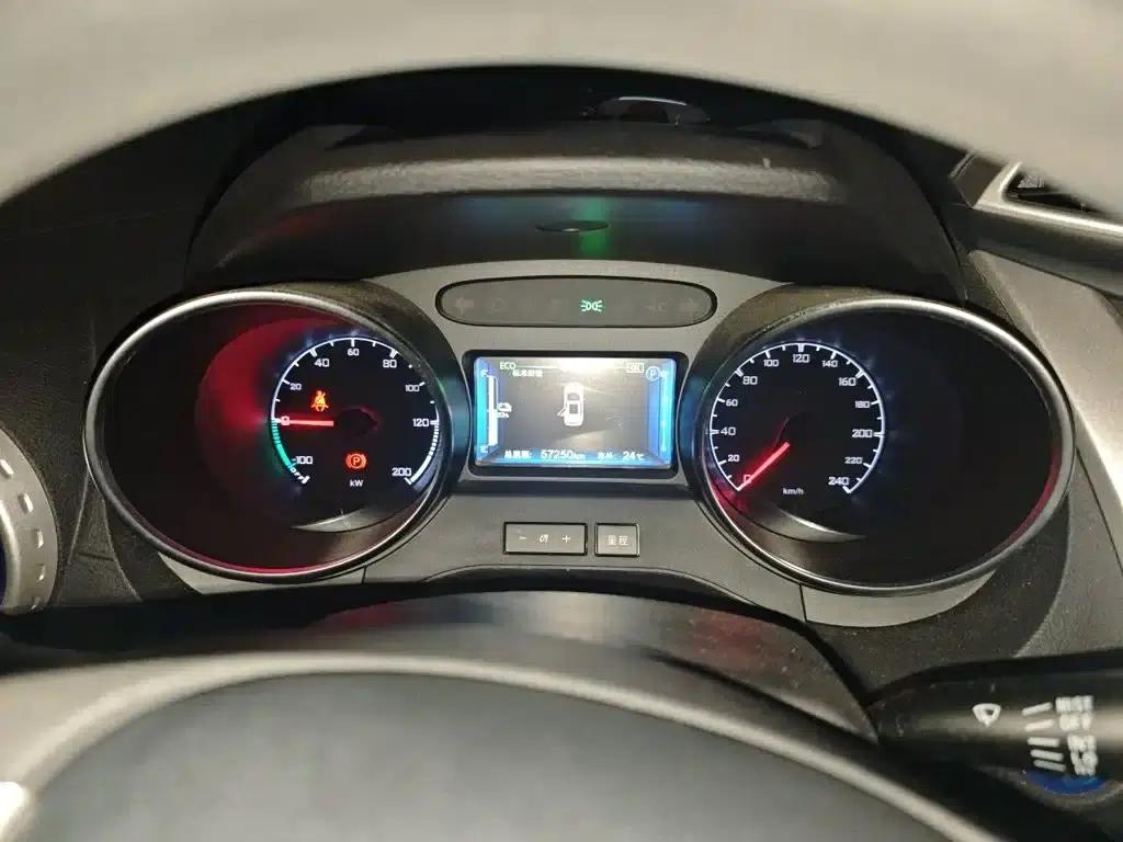 Yuan New Energy 2018 EV360 Smart Connected Cool Edition — миниатюра 7