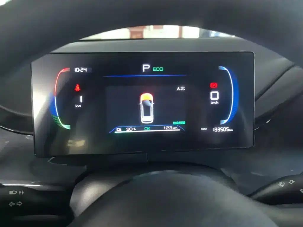 BYD e2 2023 Travel Edition — миниатюра 12