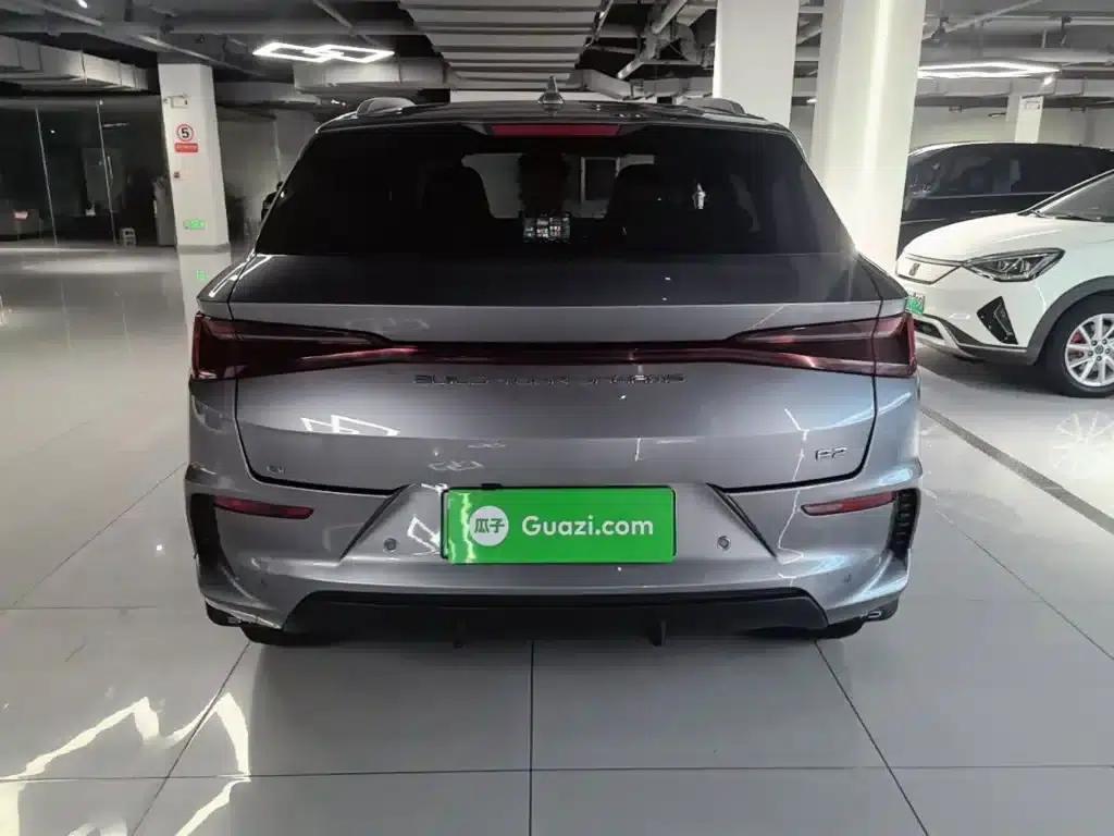BYD e2 2023 Travel Edition — миниатюра 6