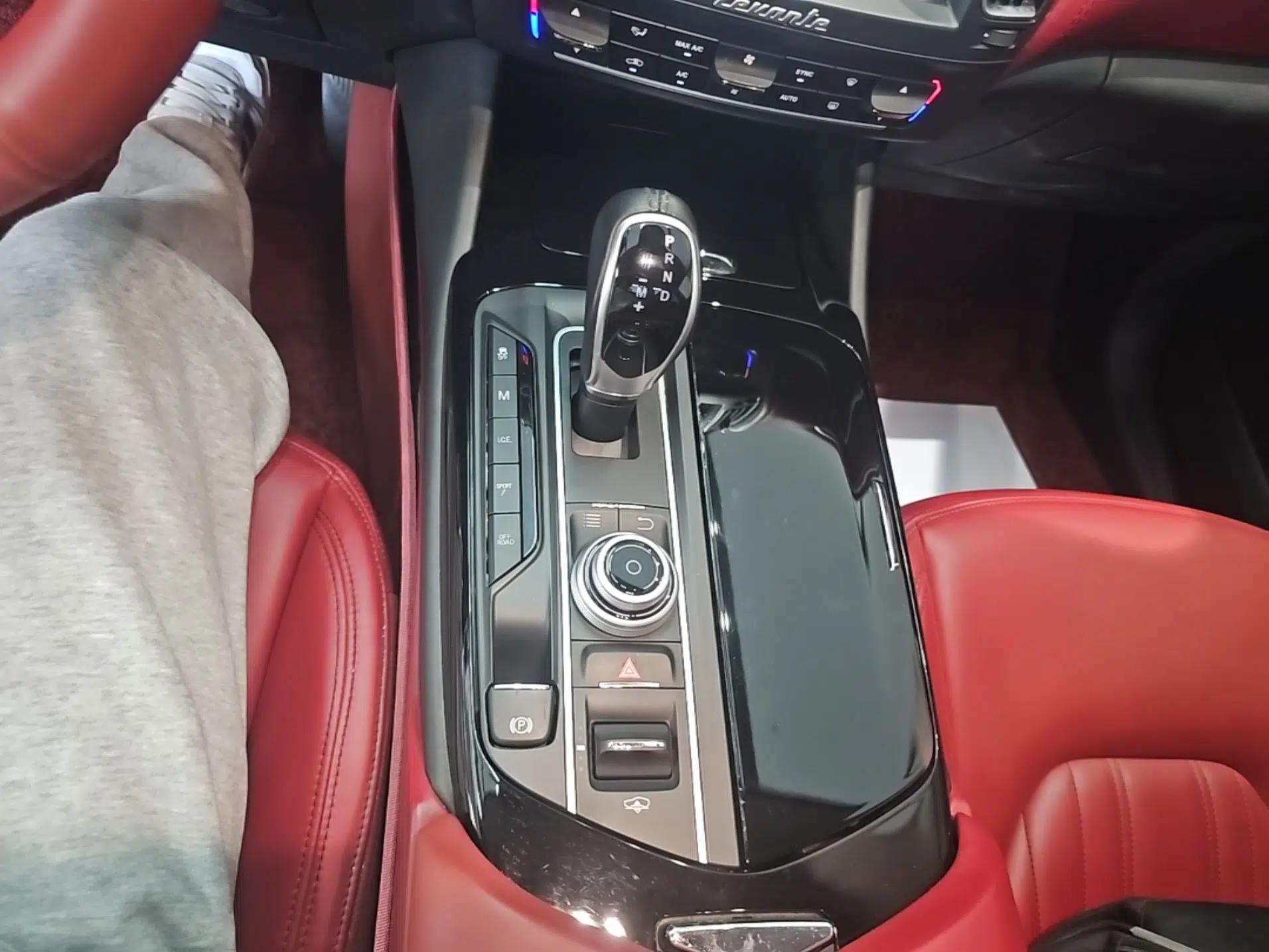Maserati Levante 2016 3.0T Standard Edition — миниатюра 16