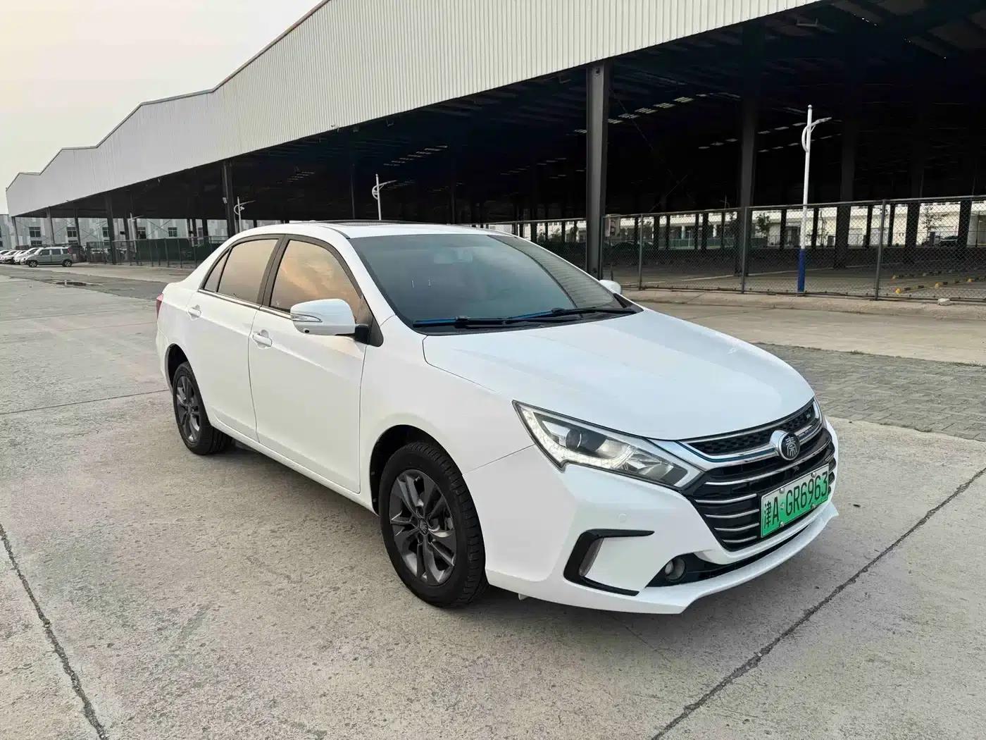 Qin New Energy 2017 1.5T Premium Edition — миниатюра 3